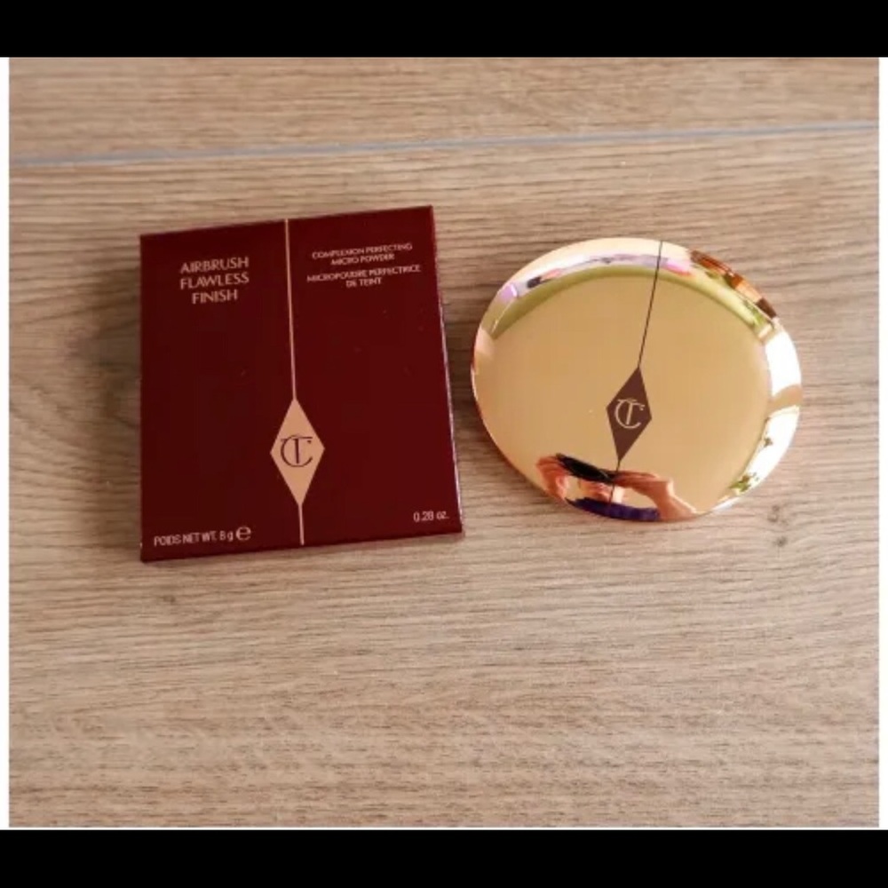 COPY - BNIB full size Charlotte Tilbury Airbrush Flawless Finish Pressed Powder